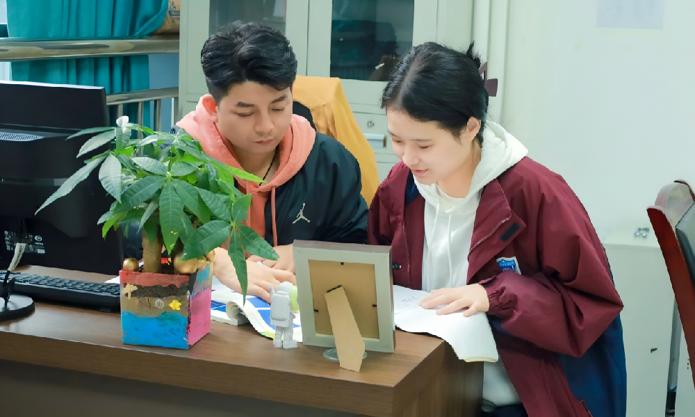 不啻微芒，造炬成阳 ——记匠心育人的班主任郭涛